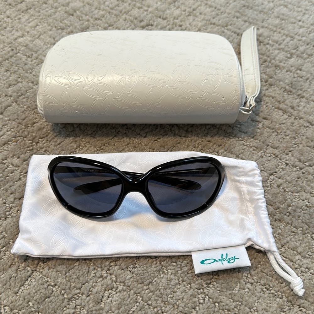 Oakley Women’s sunglasses